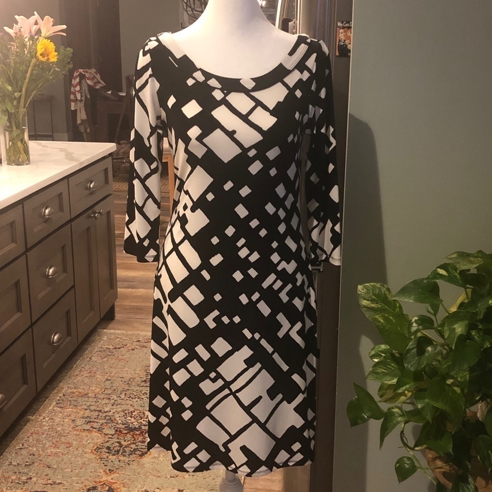 White House Black Market Geometric Midi Shift Dress XS Stretch Work Minimalist